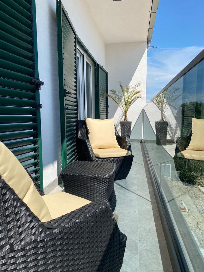 Apartment Milena Kastela Mit Whirlpool Buitenkant foto