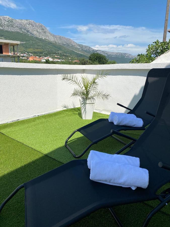 Apartment Milena Kastela Mit Whirlpool Buitenkant foto