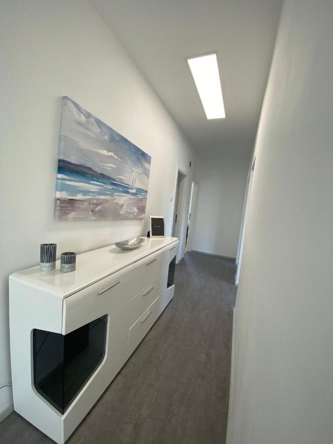 Apartment Milena Kastela Mit Whirlpool Buitenkant foto
