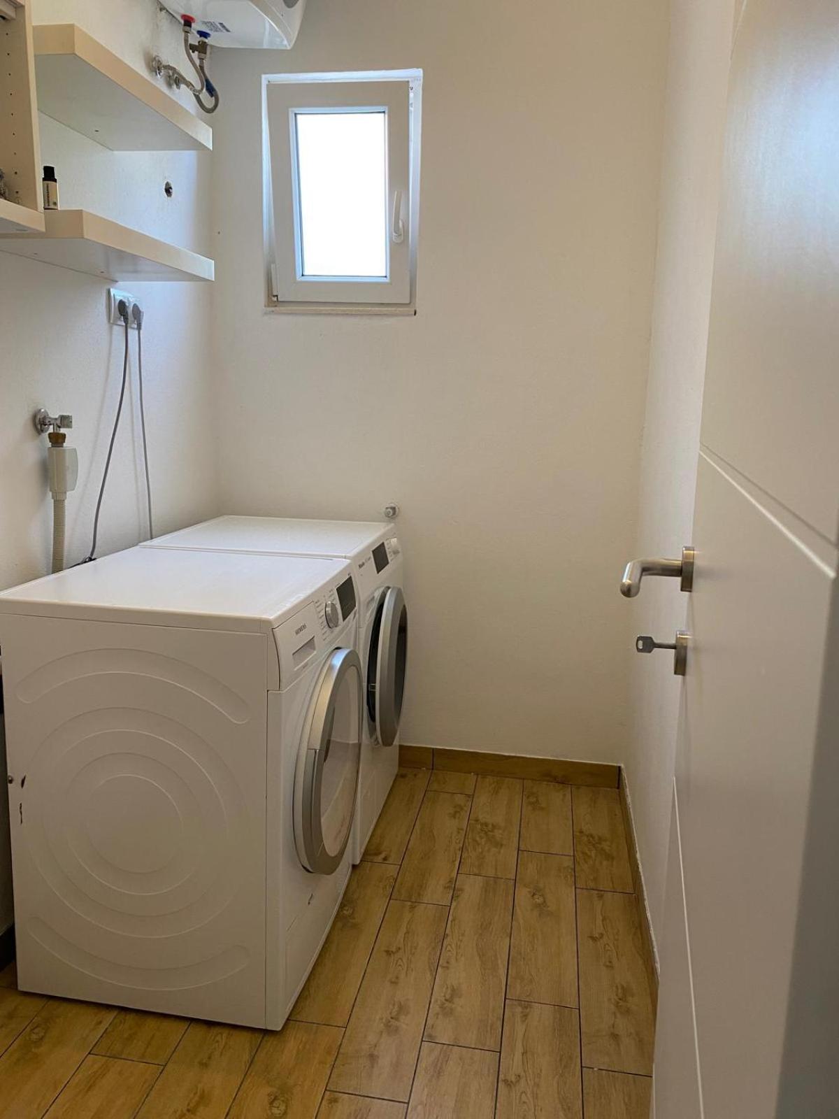 Apartment Milena Kastela Mit Whirlpool Buitenkant foto